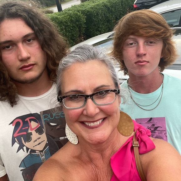 Meet your Posher, Gaye Price - Picture 7 of 11